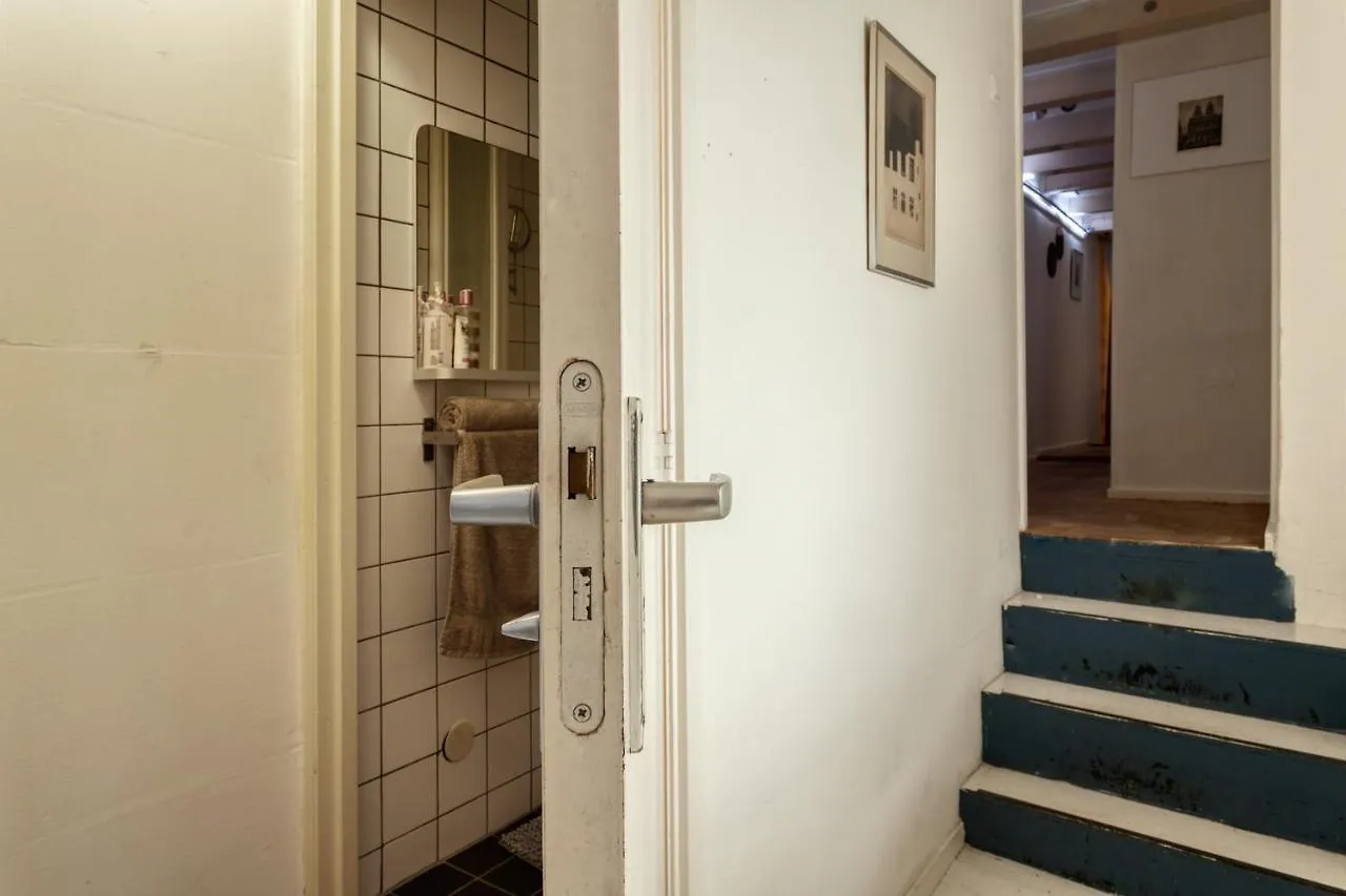 Séjour chez l'habitant B&B 1971 Hazenstraat - Shared Bathroom Amsterdam Pays-Bas